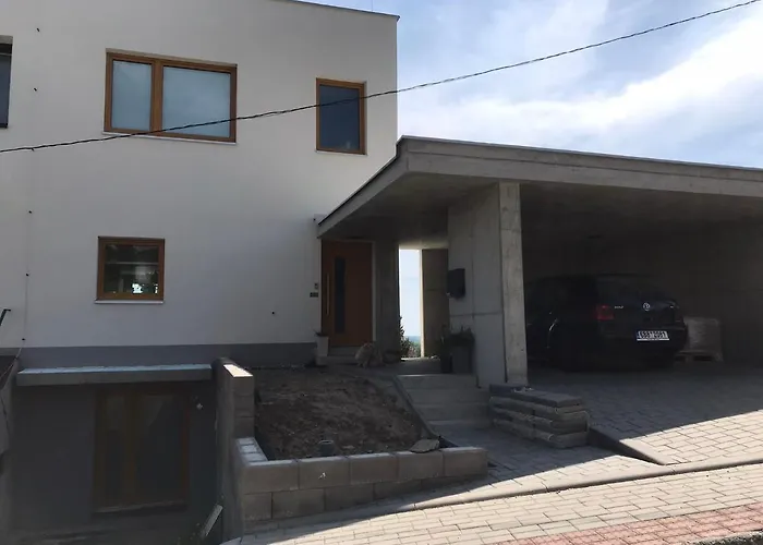Soukromy Pokoj S Kuchyni A Koupelnou V Radovce